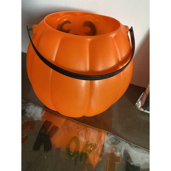 Grand Venture Vintage Pumpkin Pail Vinyl Skeleton Tablecloth Jelly Stickers Lot - Picture 9 of 12